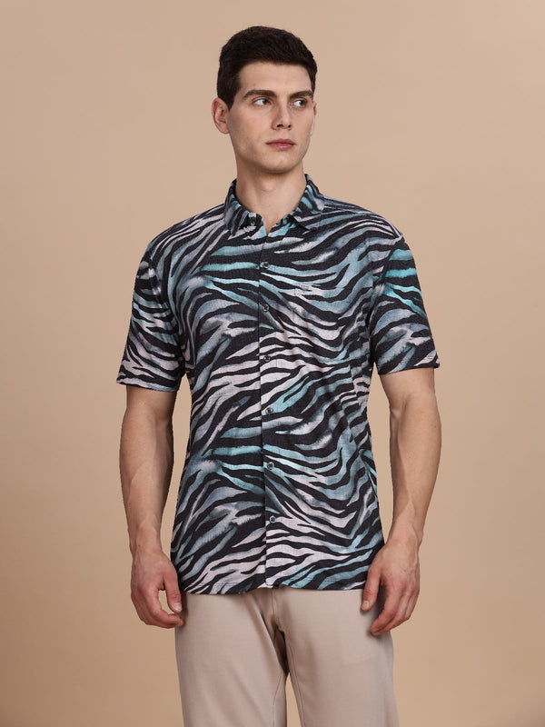 WEXFORD Trendy Black Printed Regular Fit Cotton Blend Half sleeve Casual Shirt For Men.